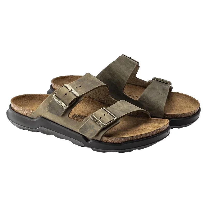 Mens Oiled Leather Sandal In Faded Khaki